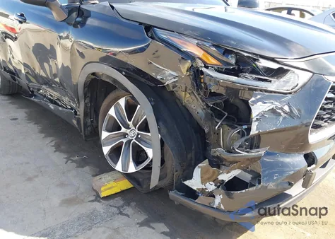 2021 Toyota Highlander Xle z USA, uszkodzony, nr VIN 5TDGZRBH9MS089470